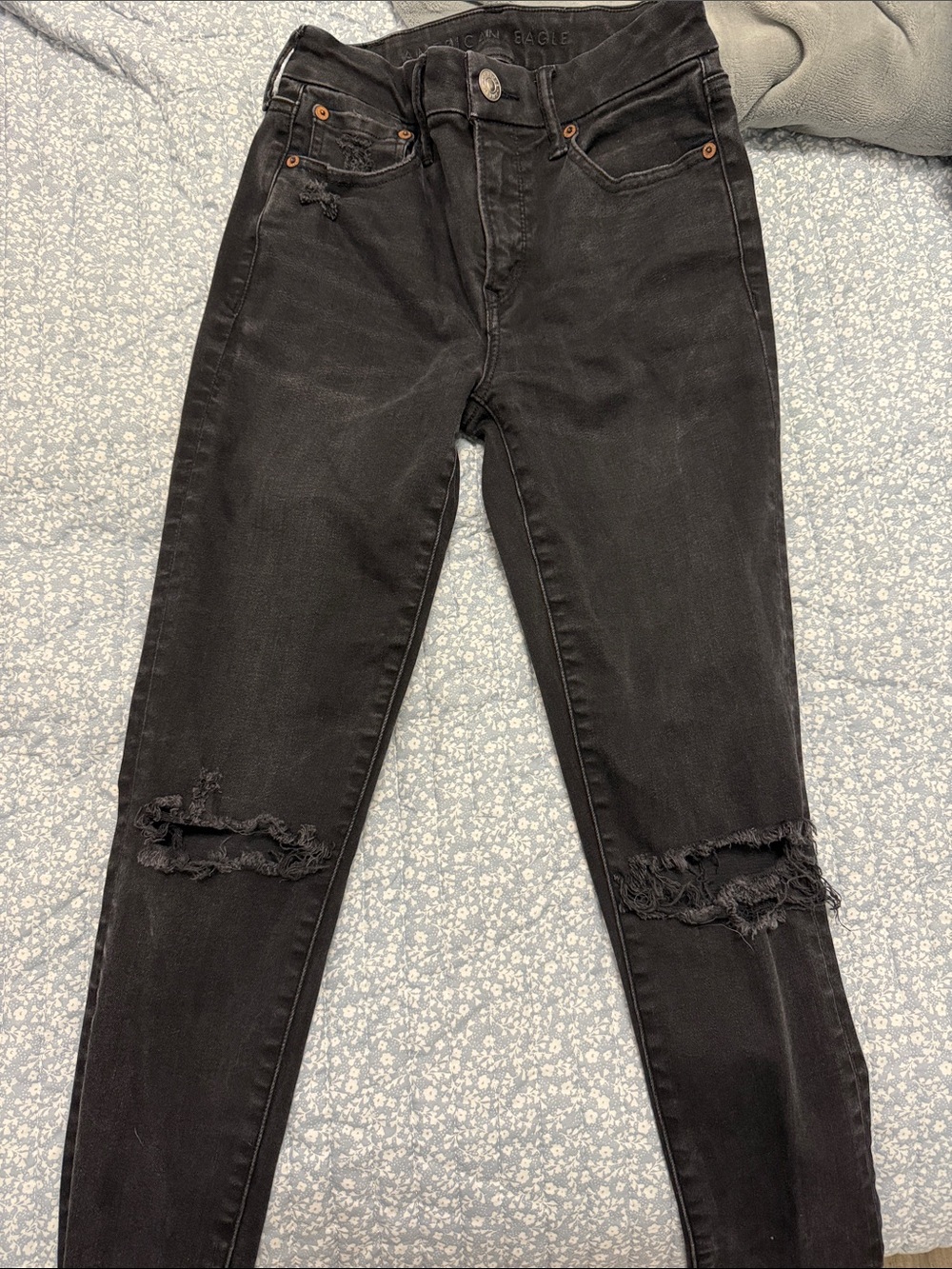 American Eagle Outfitters Black Distressed Skinny Jeans